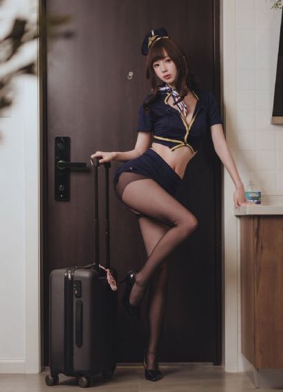 双腿吊起揉捏花蒂调教h双性